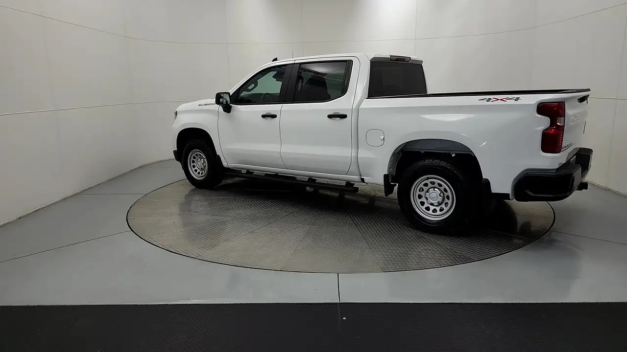 Chevrolet Silverado 1500 - Image 6