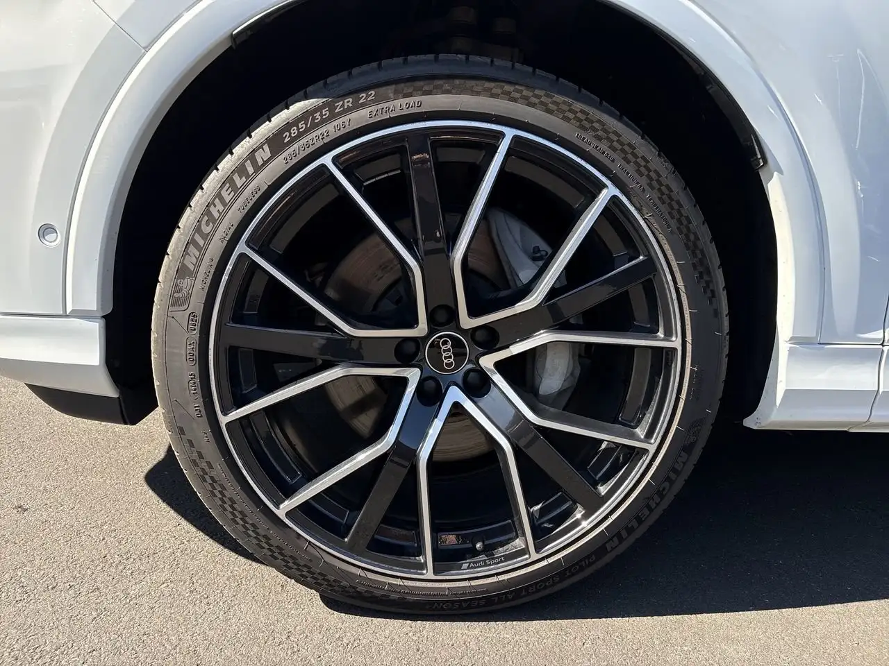 Audi Q7 - Image 18