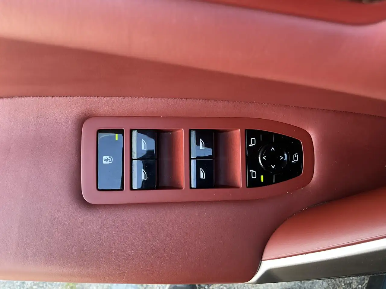 BMW iX - Image 15