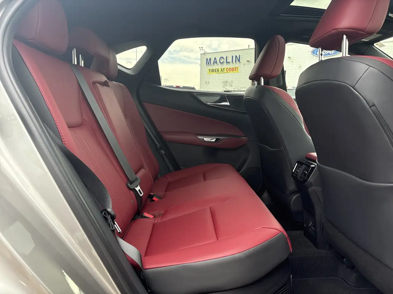 Lexus NX - Image 32