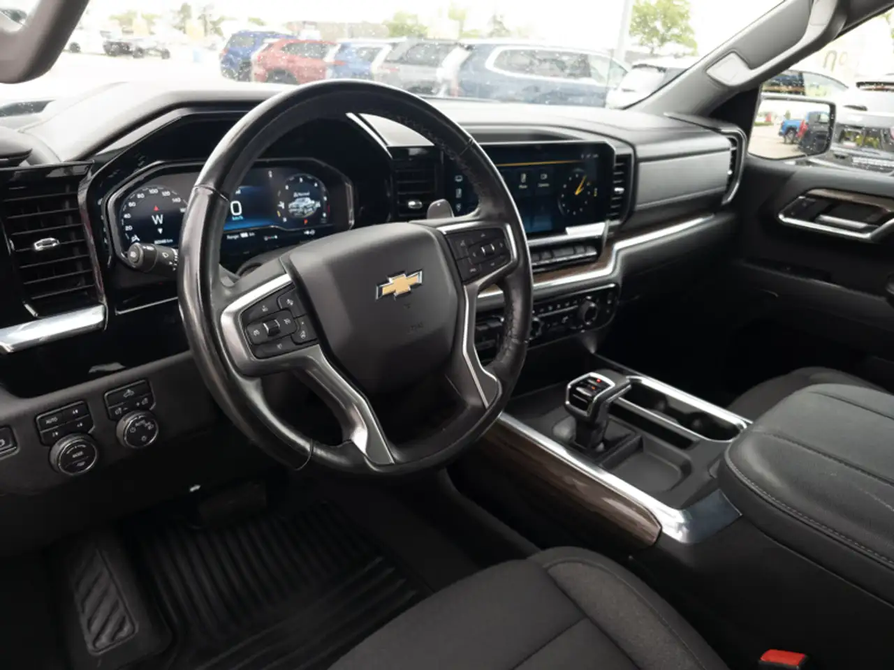Chevrolet Silverado 1500 - Image 10