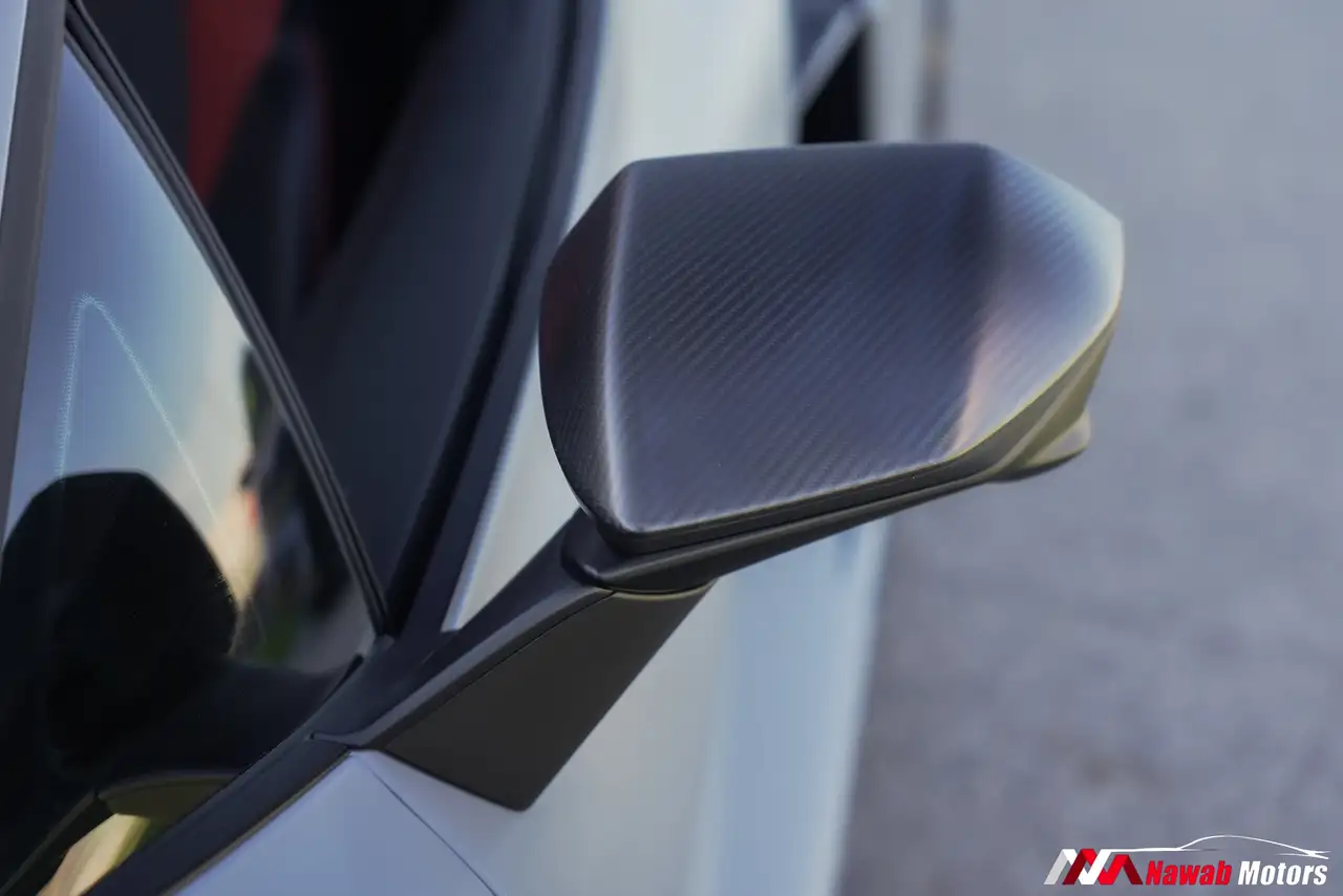 Lamborghini Revuelto - Image 6
