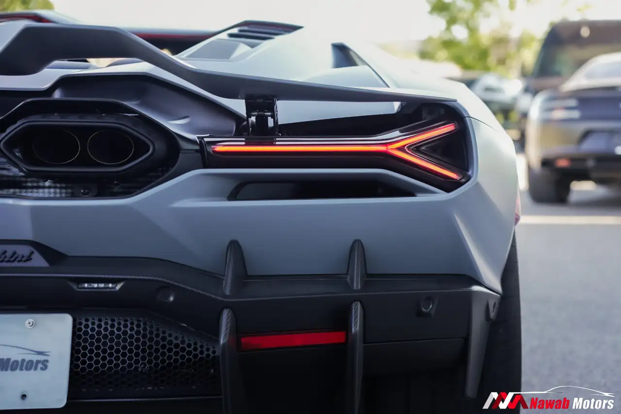 Lamborghini Revuelto - Image 13