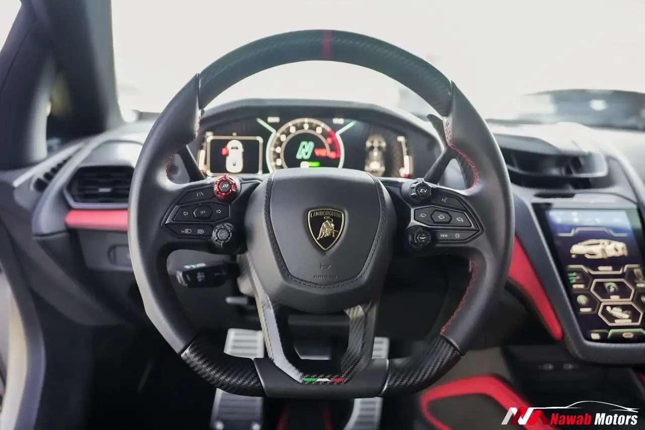 Lamborghini Revuelto - Image 17