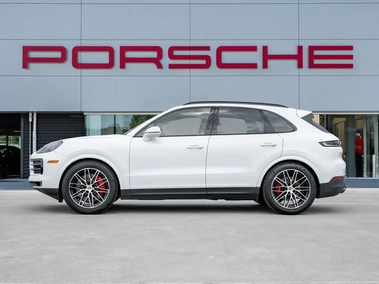 Porsche Cayenne - Image 2