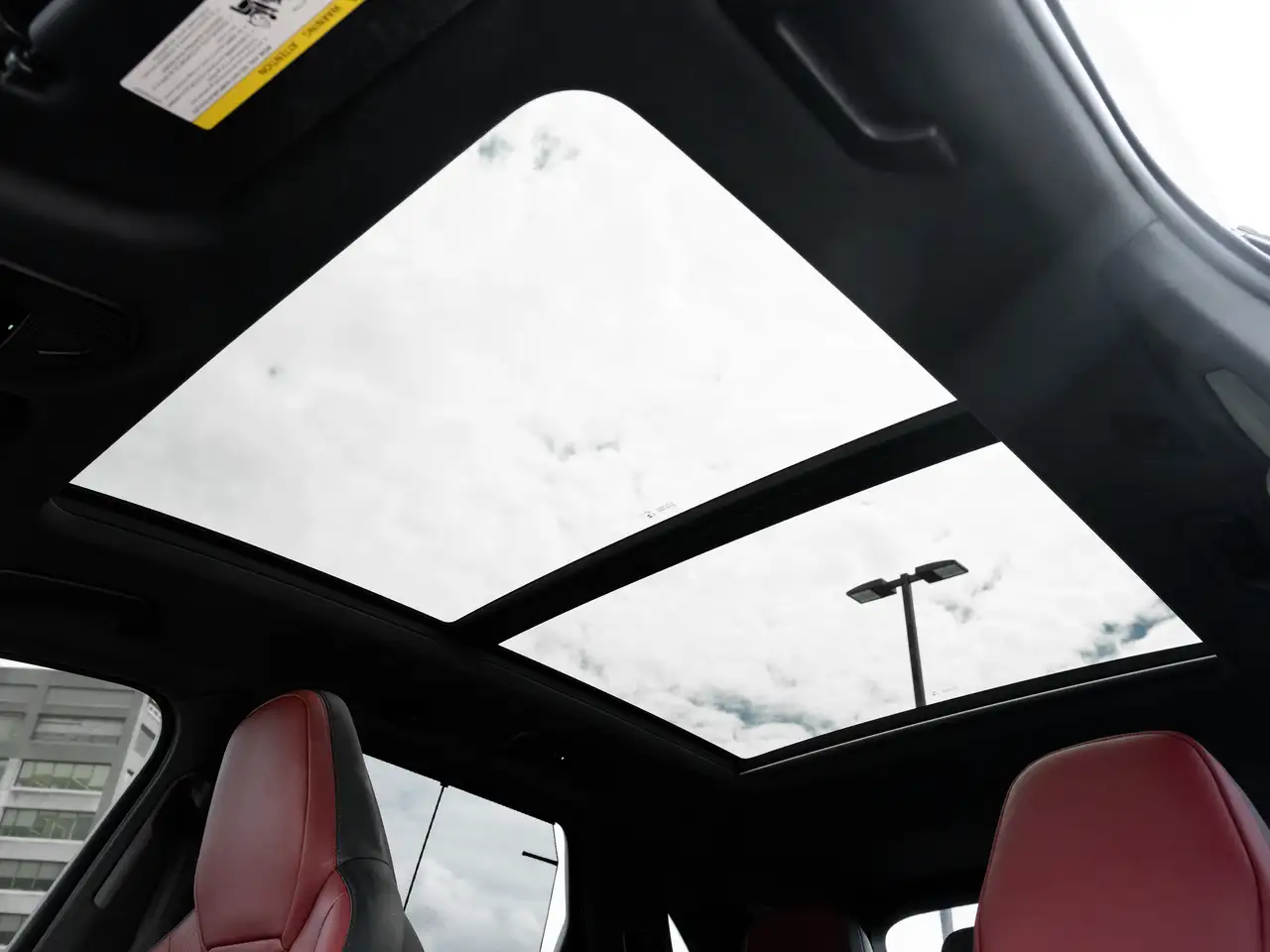 Porsche Cayenne - Image 27