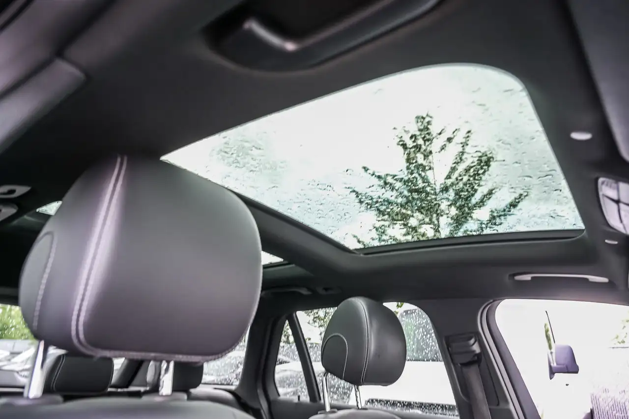 Mercedes-Benz GLC - Image 34
