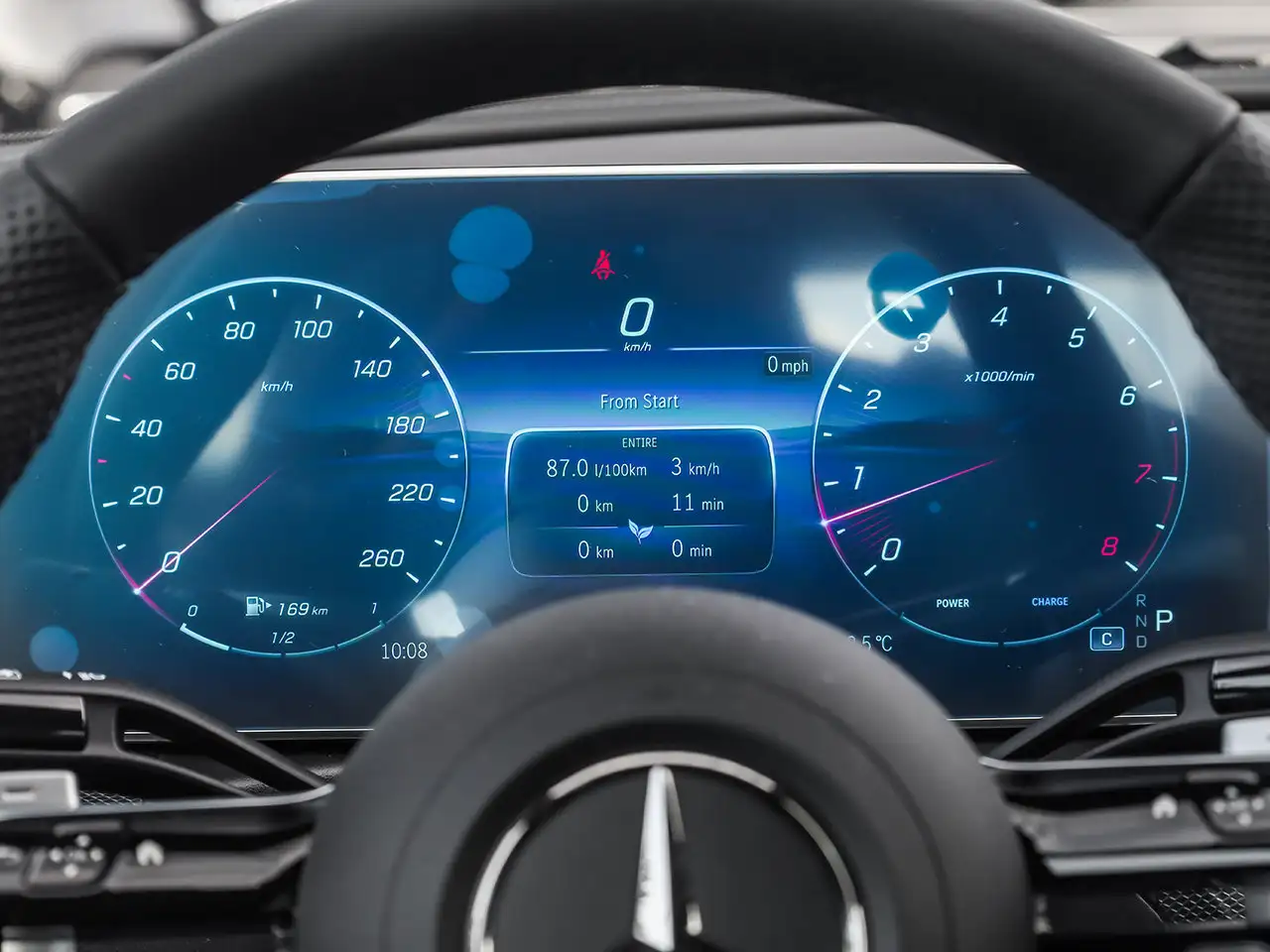 Mercedes-Benz C-Class - Image 23