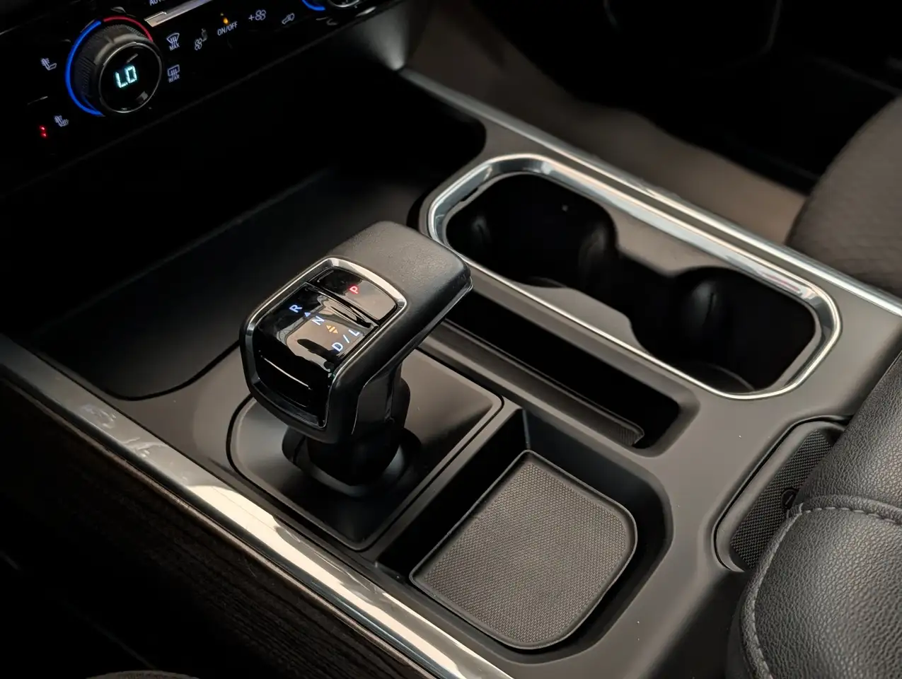 Chevrolet Silverado 1500 - Image 20