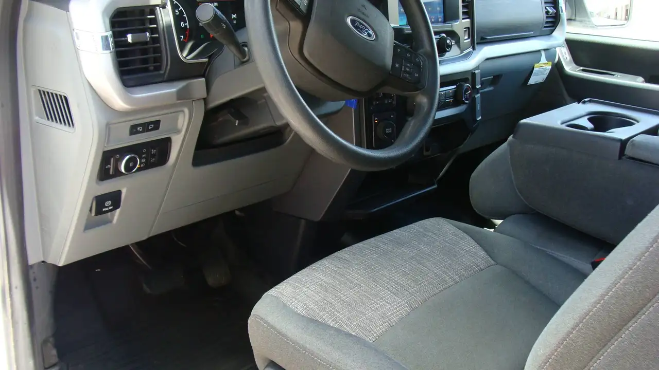 Ford F-150 - Image 9