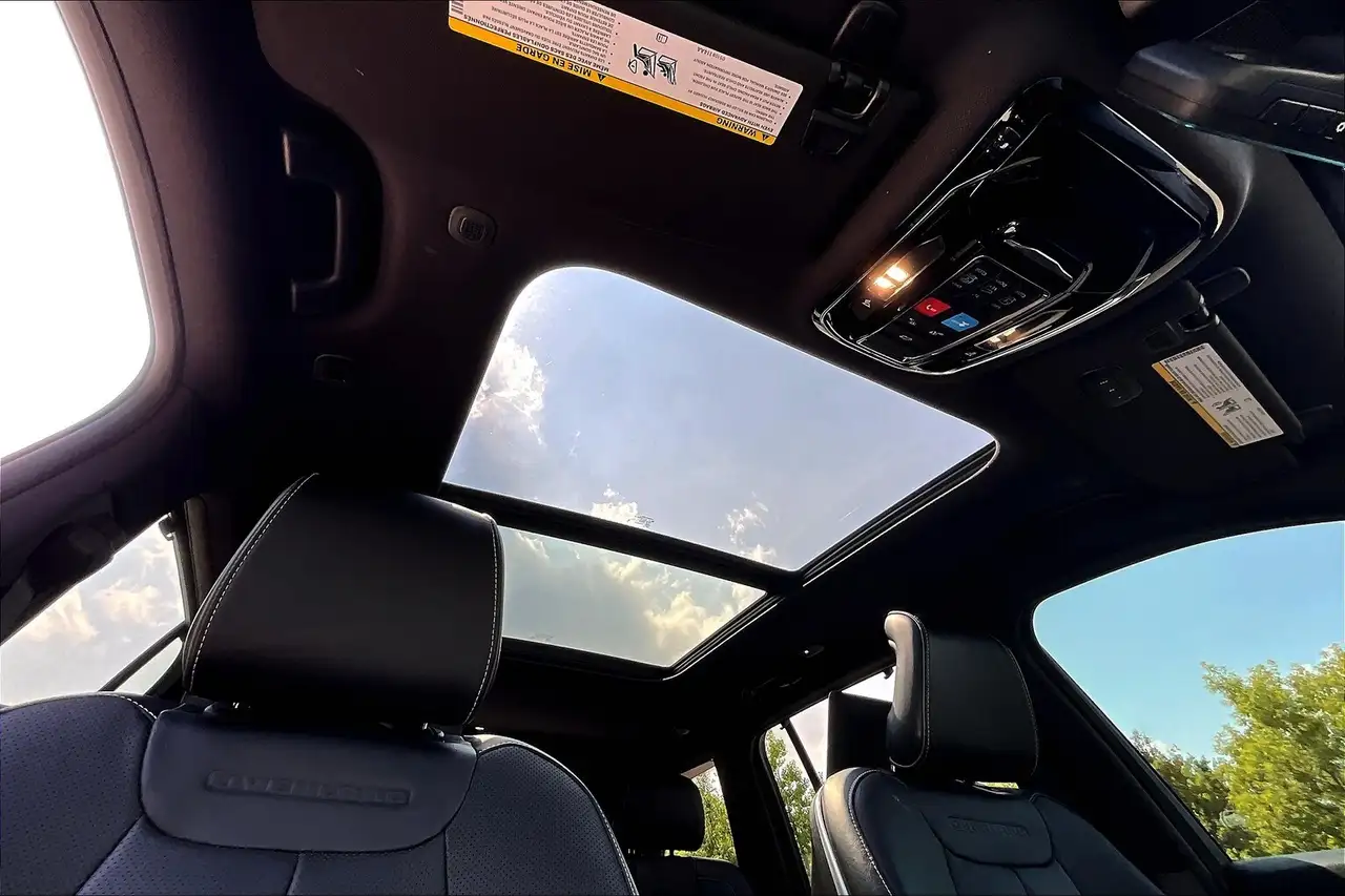 Jeep Grand Cherokee - Image 17