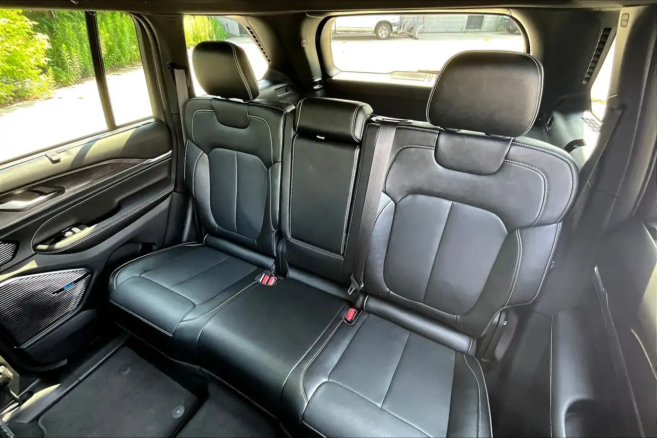 Jeep Grand Cherokee - Image 26