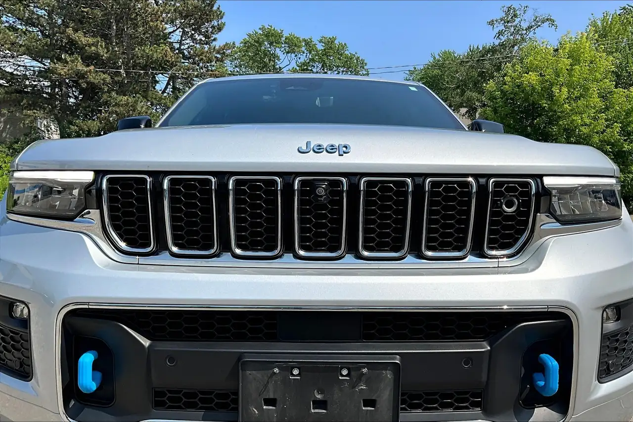 Jeep Grand Cherokee - Image 29