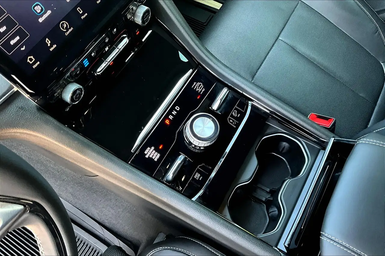 Jeep Grand Cherokee - Image 14