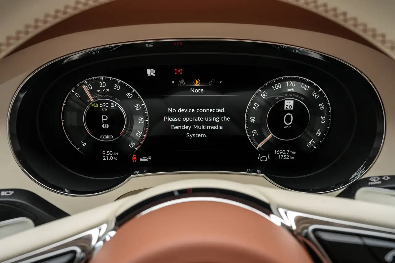Bentley Bentayga - Image 21