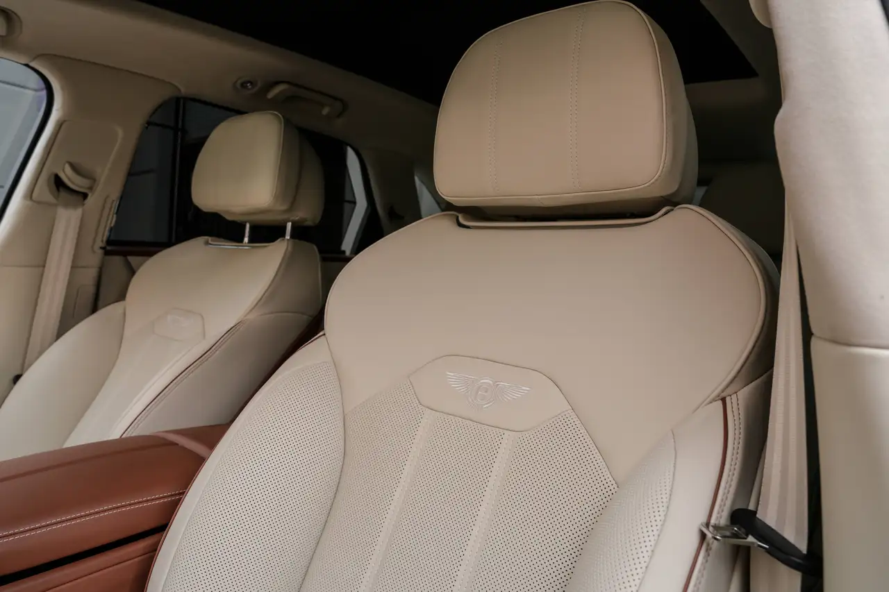 Bentley Bentayga - Image 25