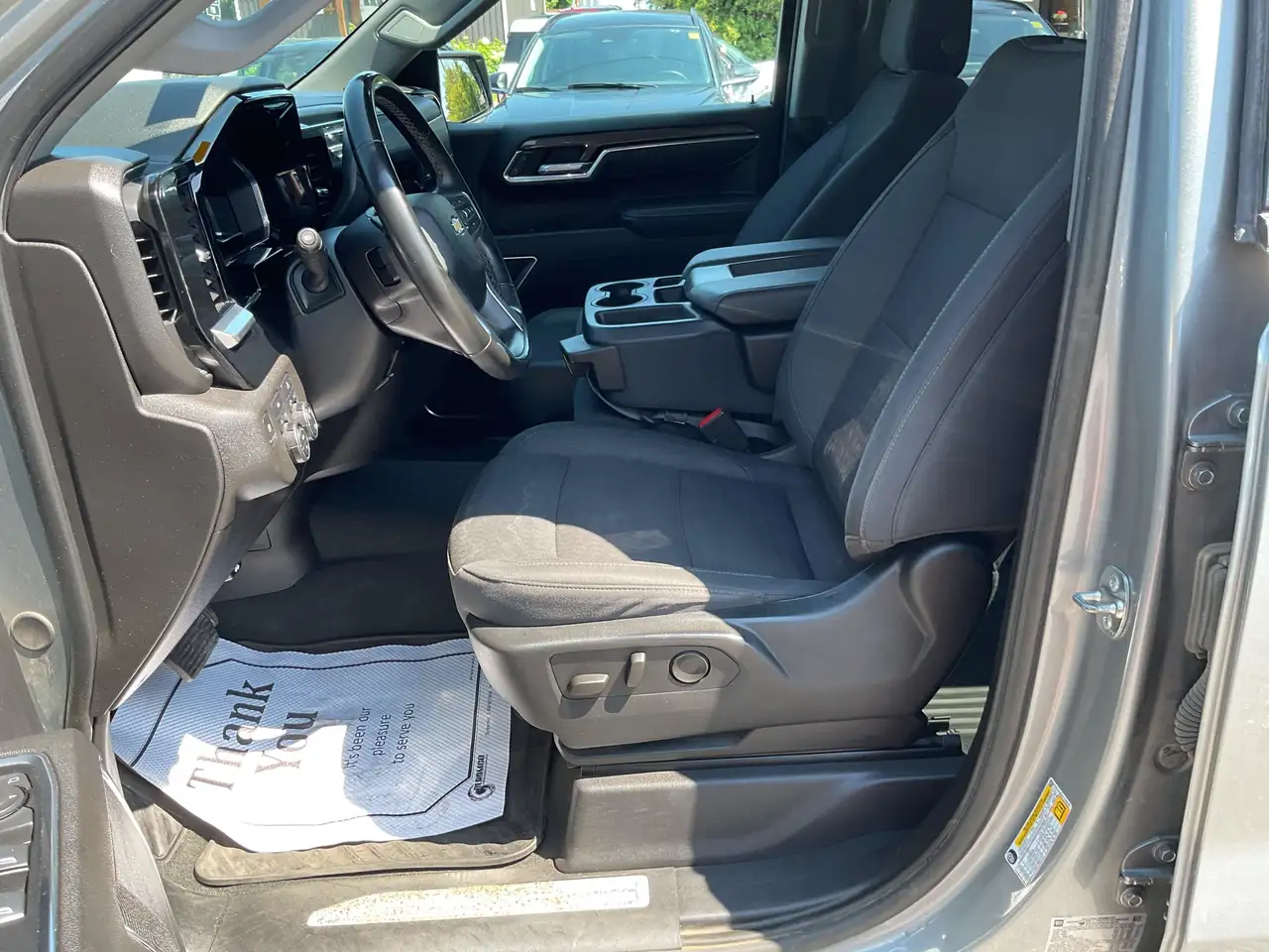 Chevrolet Silverado 1500 - Image 19