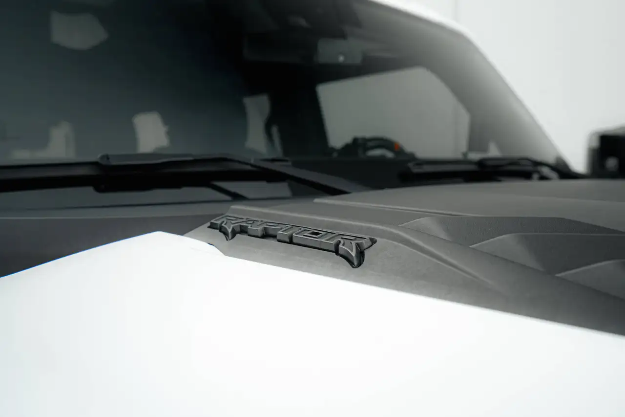 Ford Bronco - Image 8