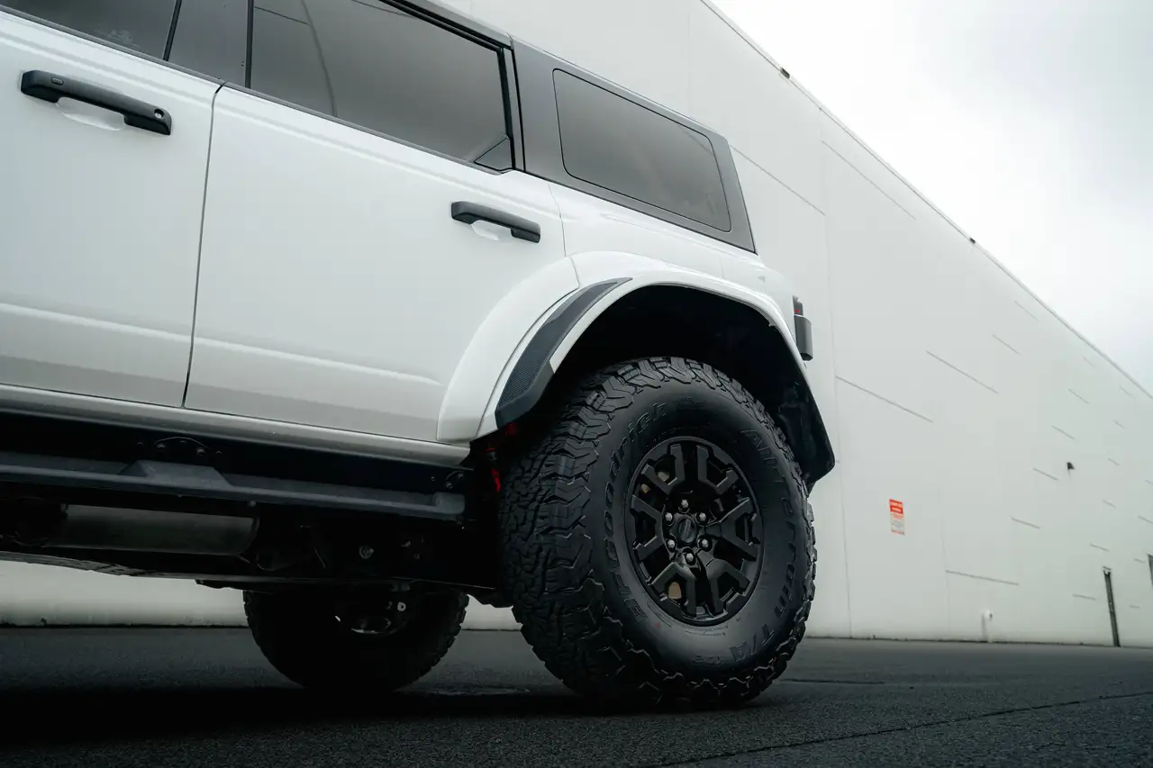 Ford Bronco - Image 6