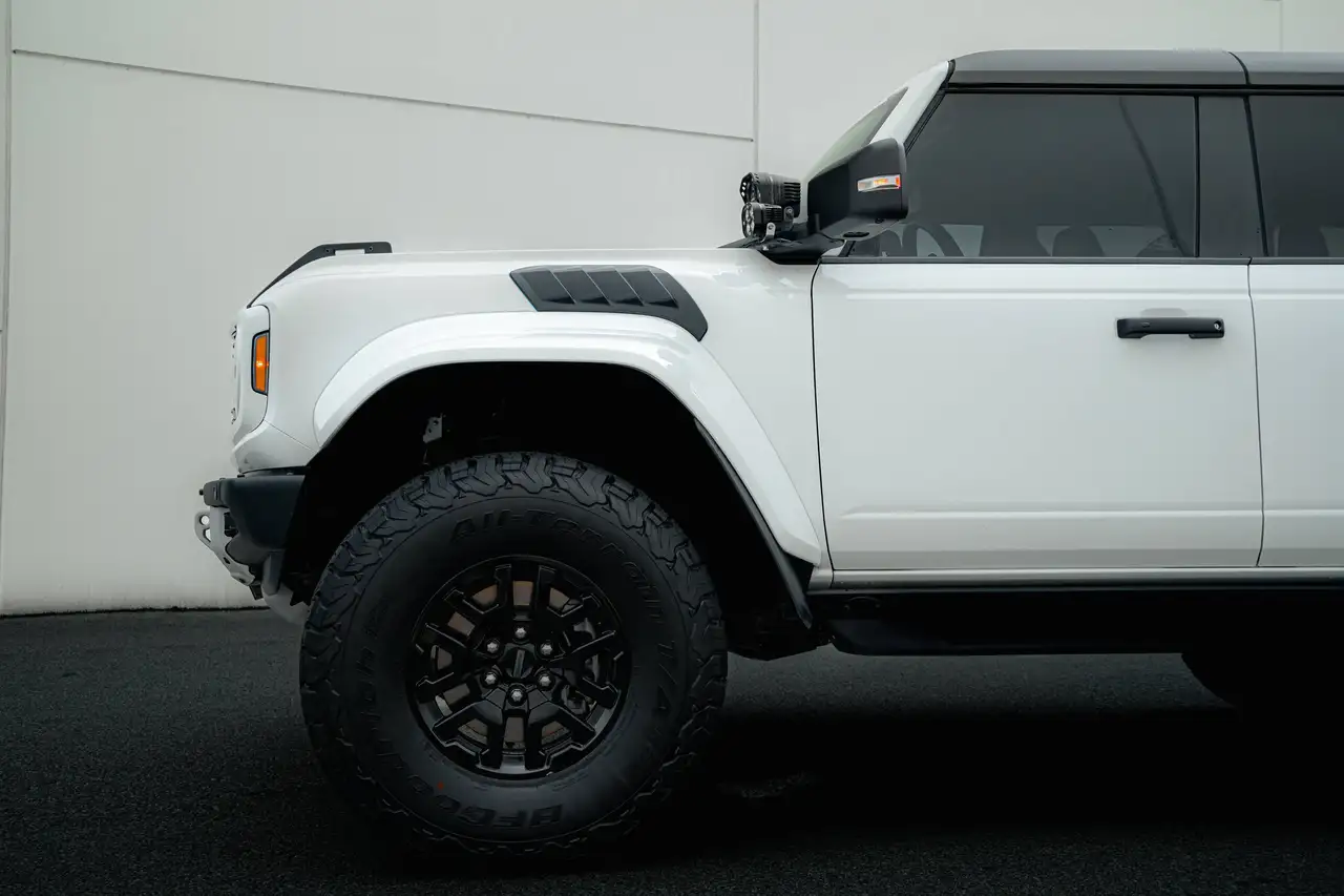 Ford Bronco - Image 5