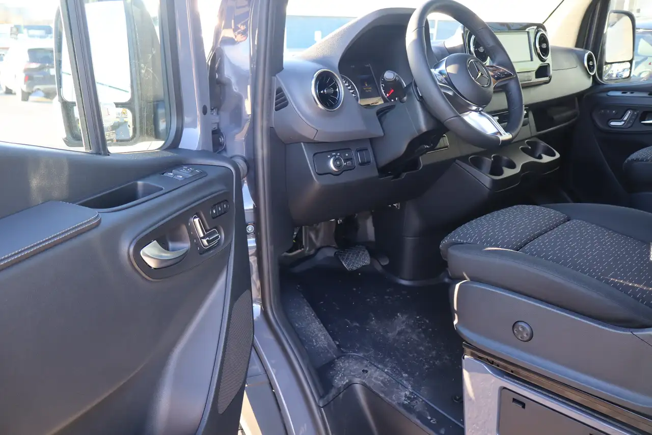 Mercedes-Benz Sprinter - Image 10