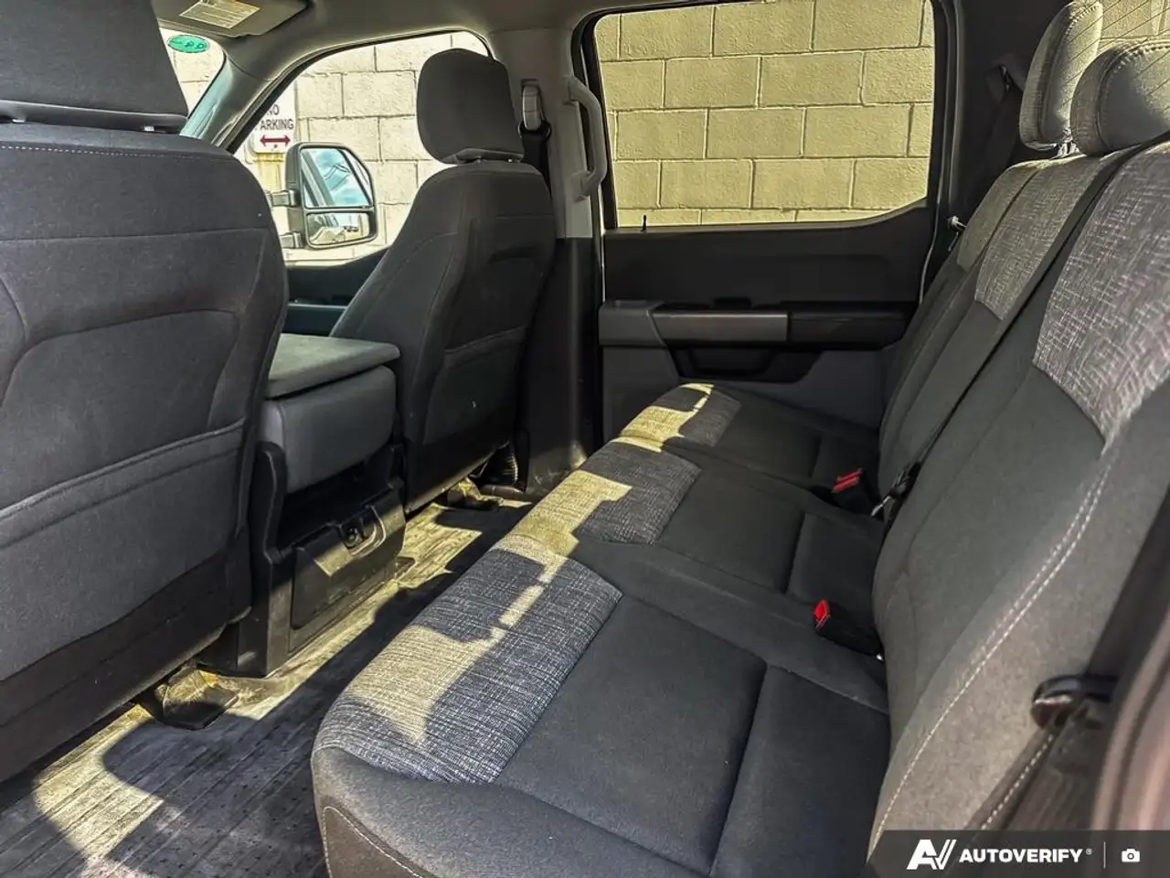 Ford F-150 - Image 23