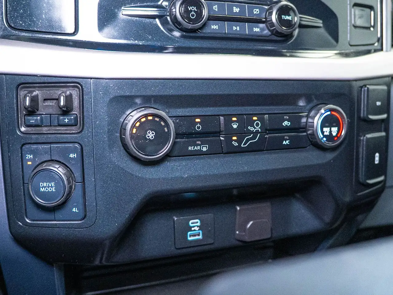 Ford F-150 - Image 23