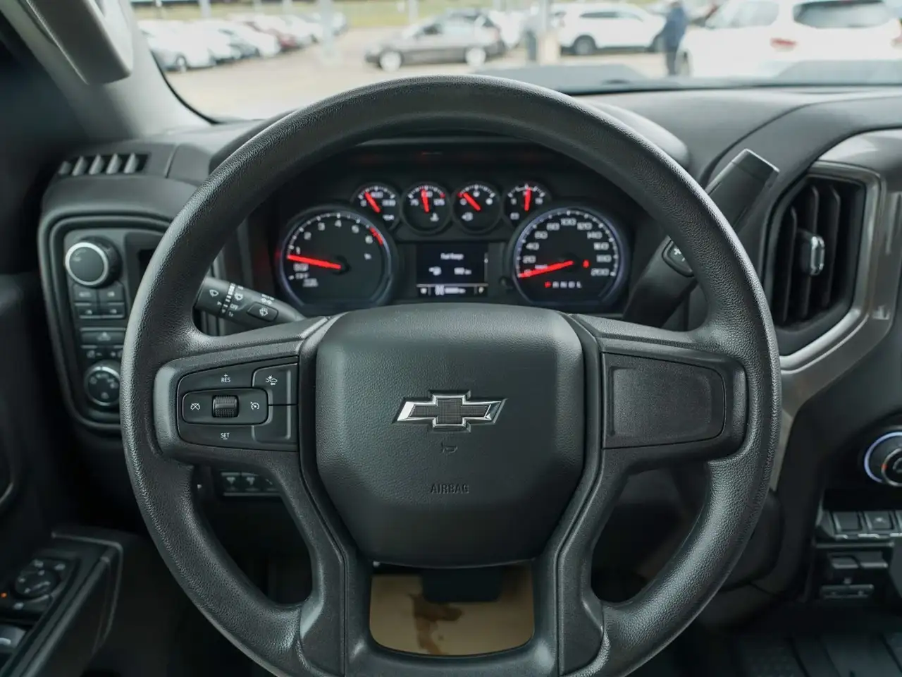 Chevrolet Silverado 1500 - Image 14