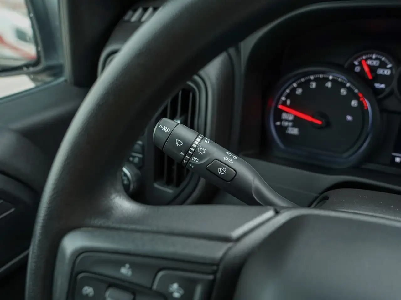 Chevrolet Silverado 1500 - Image 16