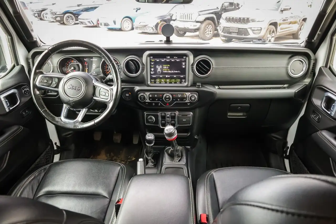 Jeep Wrangler - Image 13