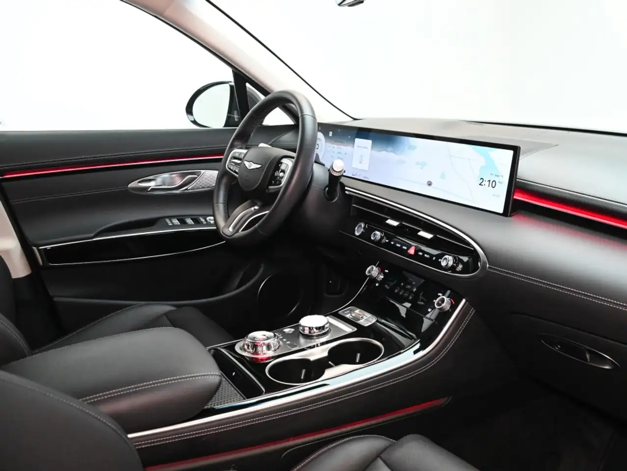 Genesis GV70 - Image 19