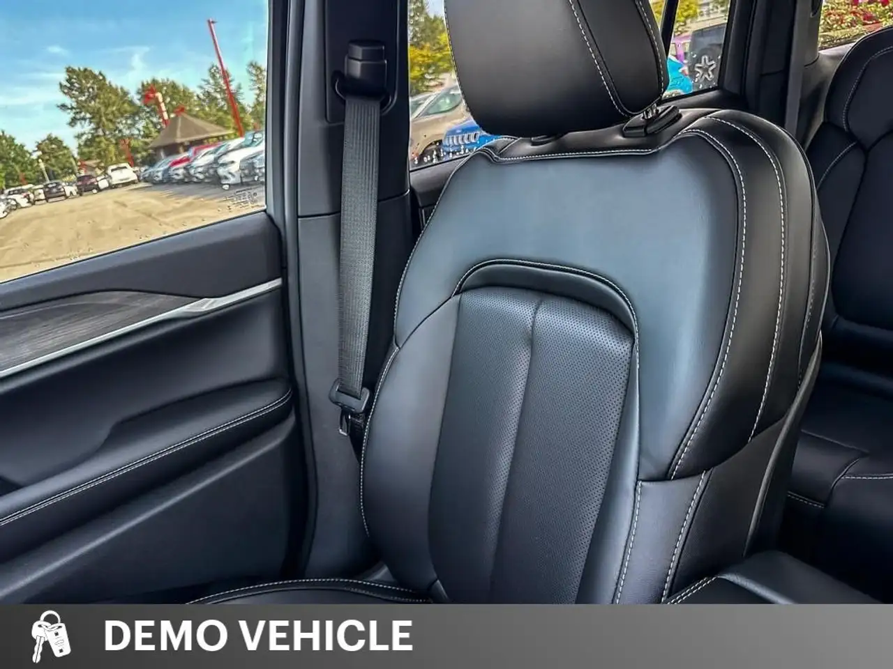 Jeep Grand Cherokee - Image 17
