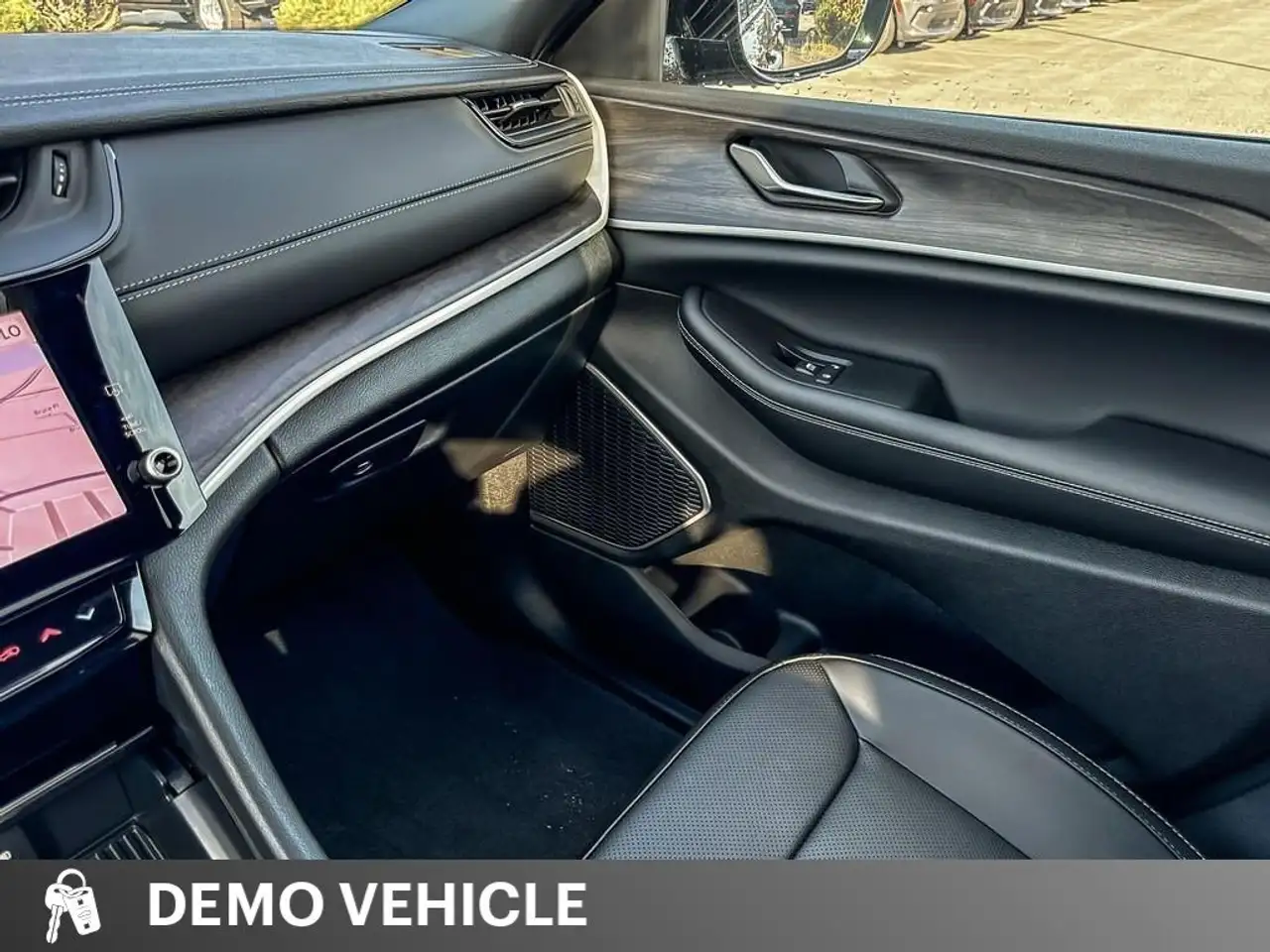 Jeep Grand Cherokee - Image 19