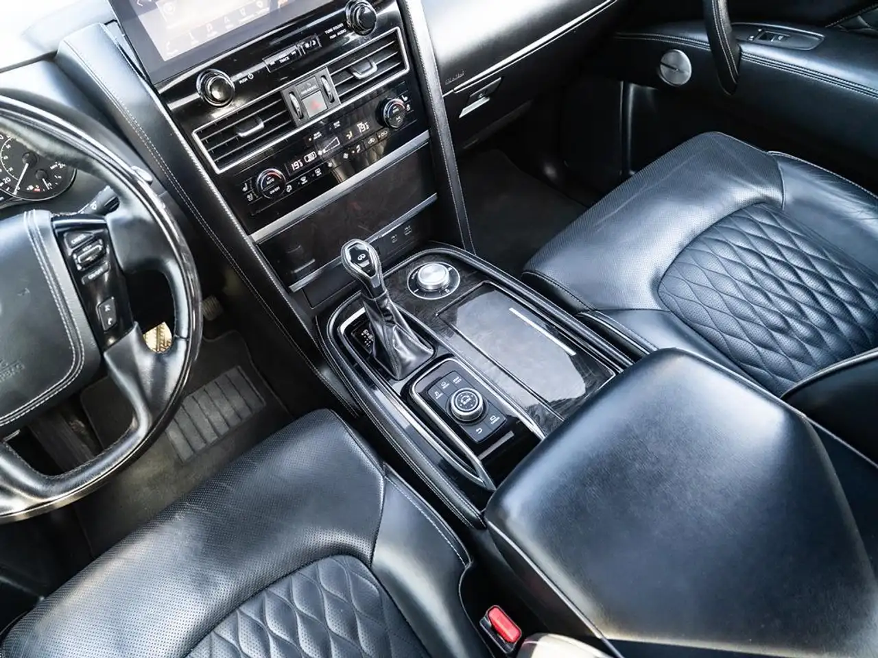 Infiniti QX80 - Image 11