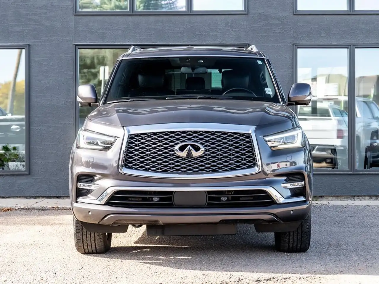 Infiniti QX80 - Image 2