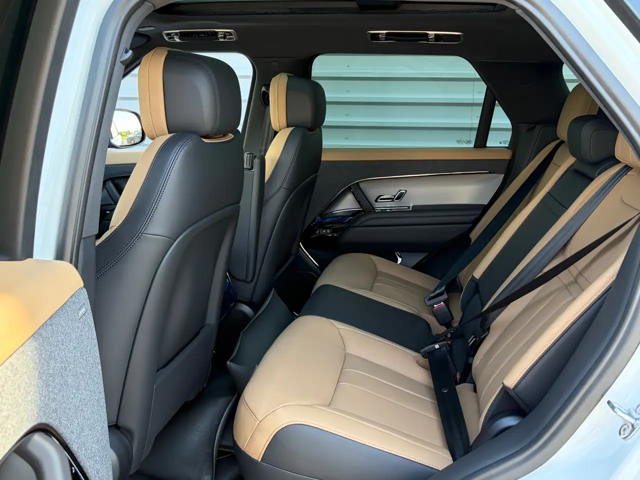Land Rover Range Rover Sport - Image 10