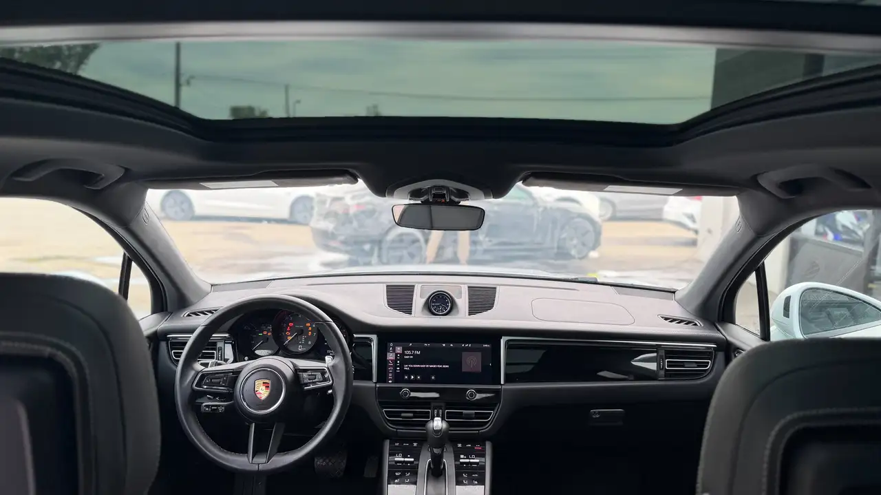 Porsche Macan - Image 14