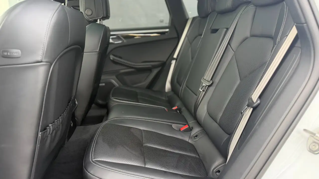 Porsche Macan - Image 11