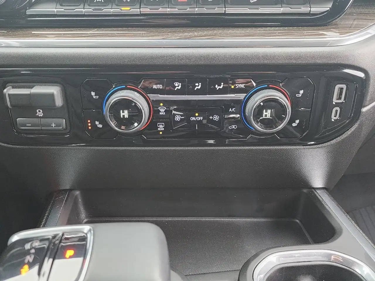Chevrolet Silverado 1500 - Image 36