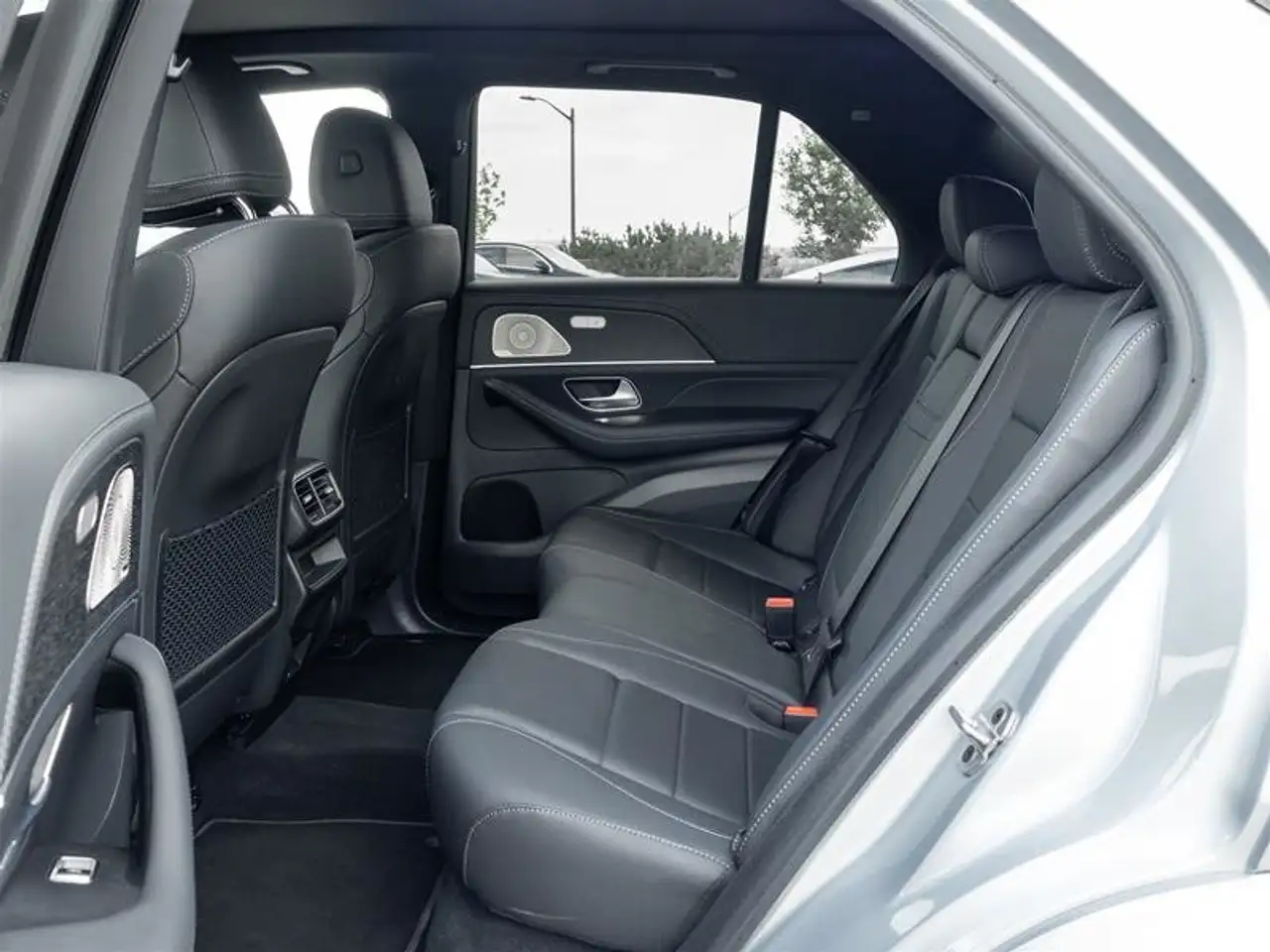 Mercedes-Benz GLE - Image 31