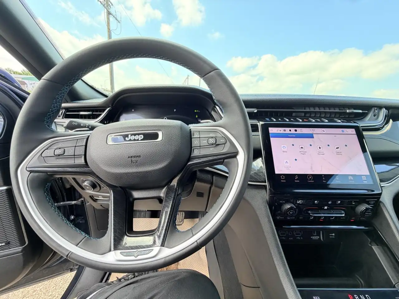 Jeep Grand Cherokee - Image 17