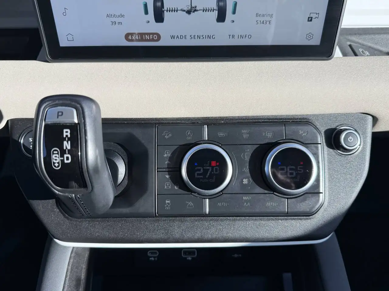 Land Rover Defender - Image 17