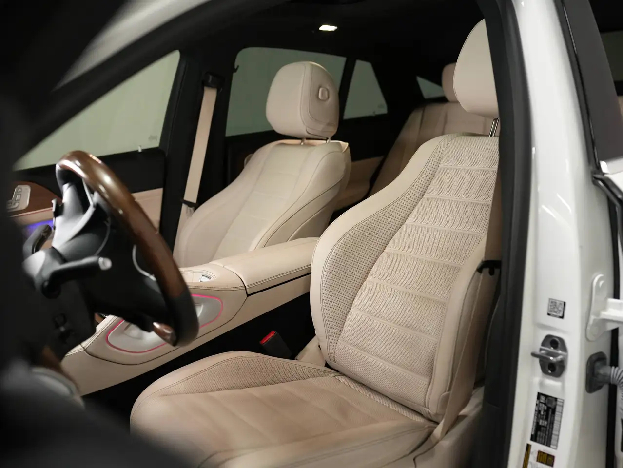 Mercedes-Benz GLE - Image 12