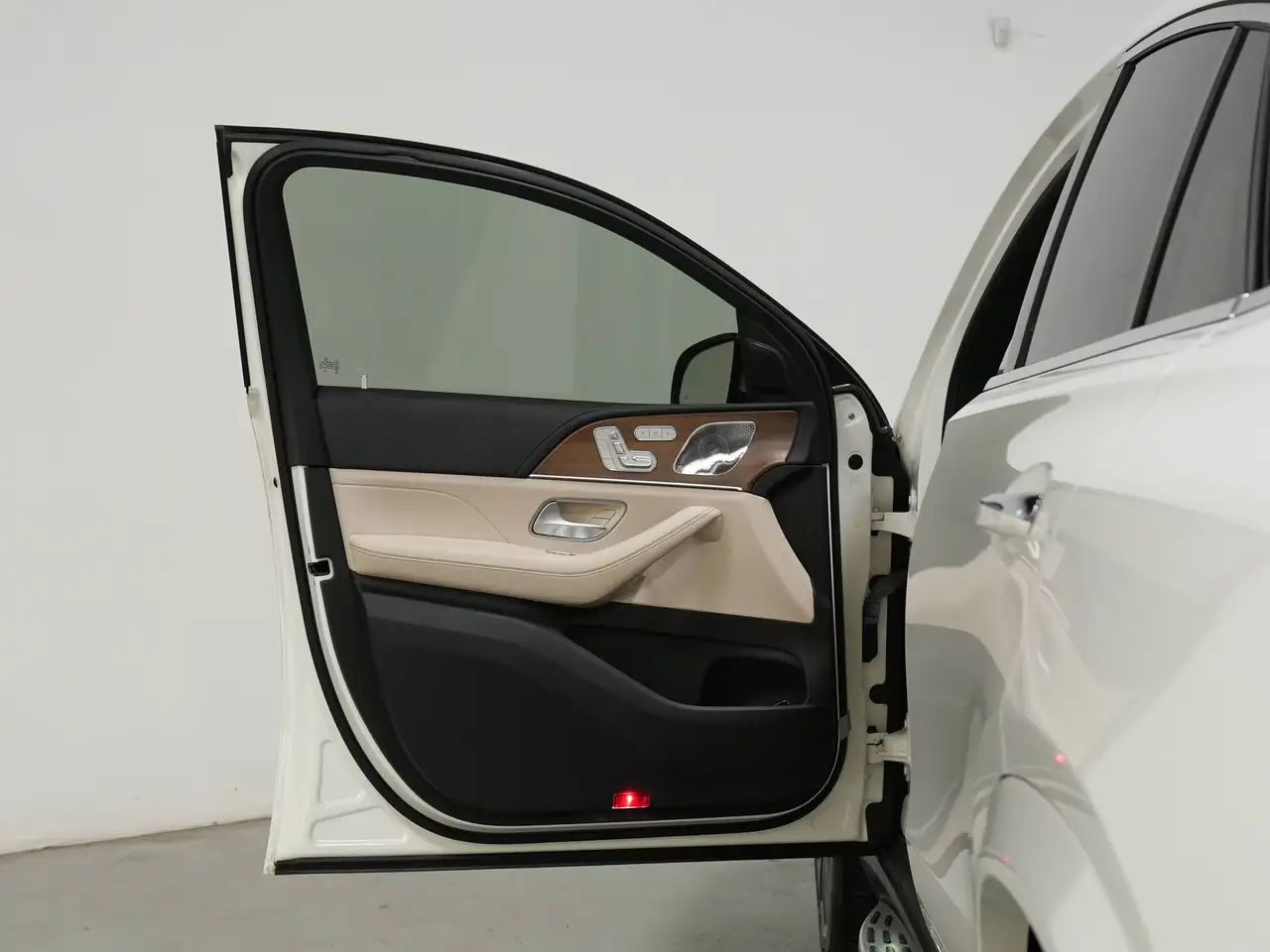 Mercedes-Benz GLE - Image 8
