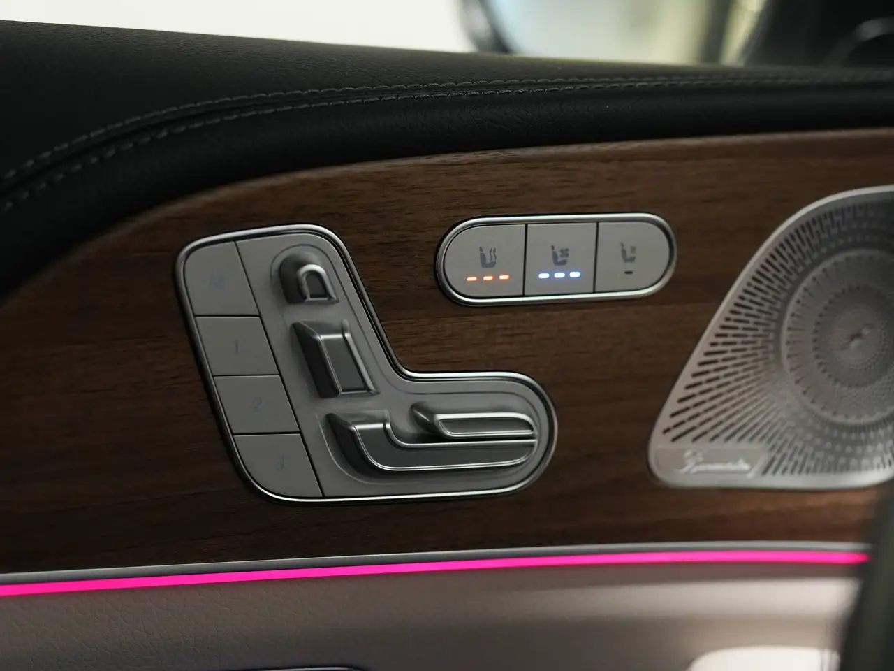 Mercedes-Benz GLE - Image 28