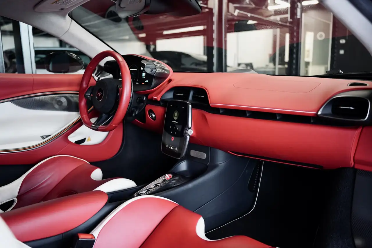 McLaren Artura - Image 14