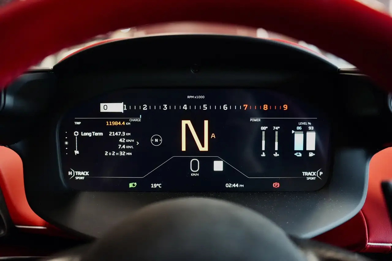 McLaren Artura - Image 25