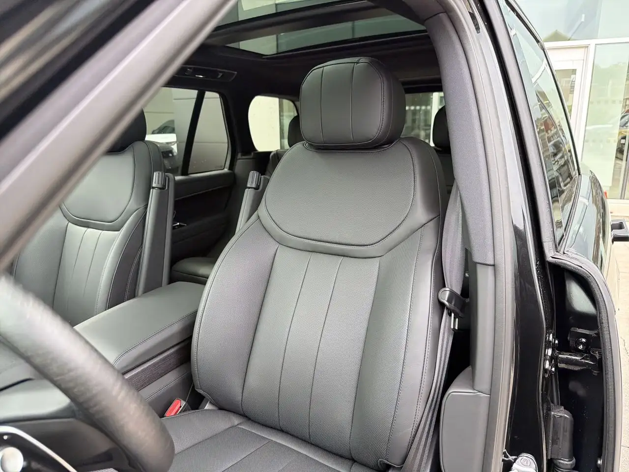 Land Rover Range Rover - Image 8