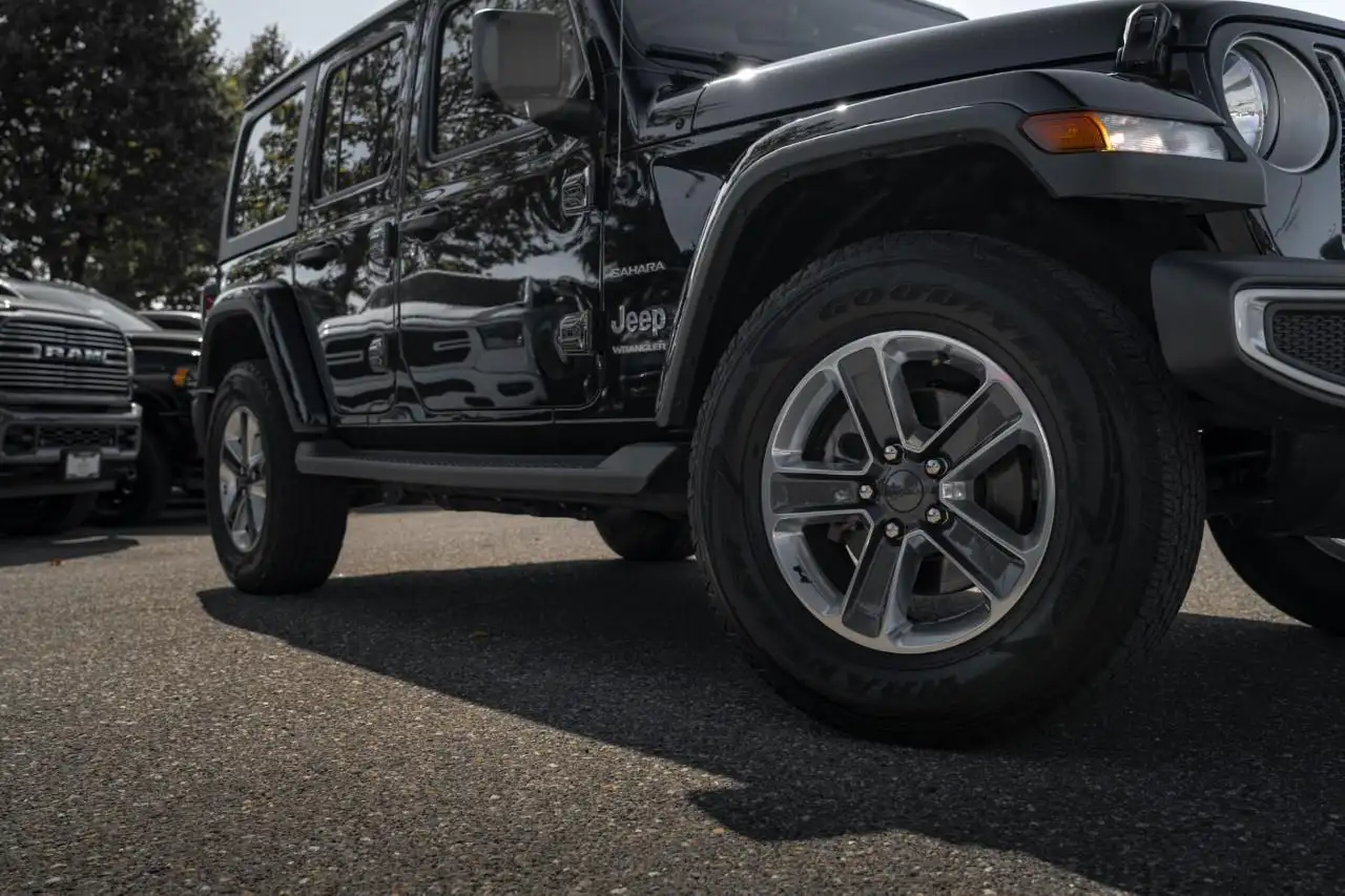 Jeep Wrangler - Image 2