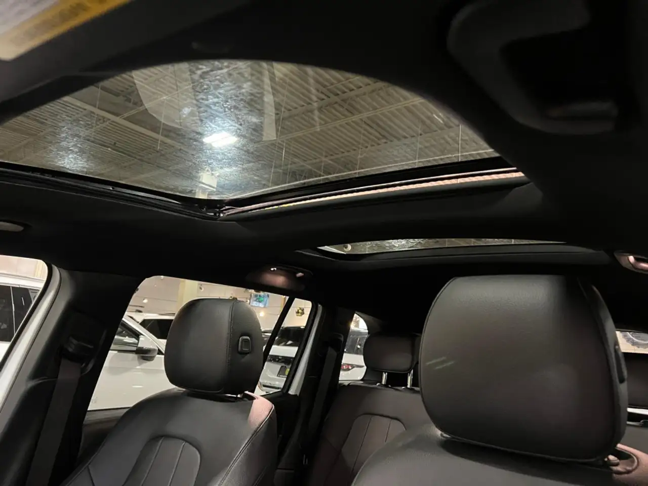 Mercedes-Benz GLB - Image 41